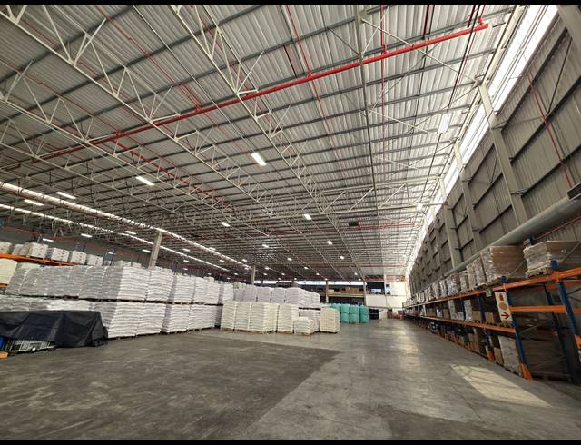 6,569M² WAREHOUSE TO LET IN BELLVILLE SOUTH INDUSTRIA